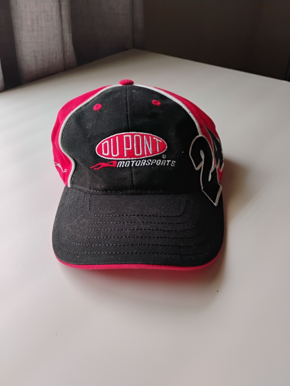 #24 Jeff Gordon DuPont Motorsports Black & Red Racing Cap